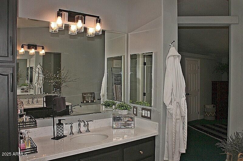 048_Master Vanity