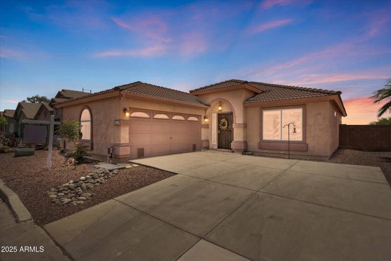 9175 E Raineir Dr