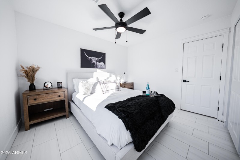 JON AIRBNB 2-007