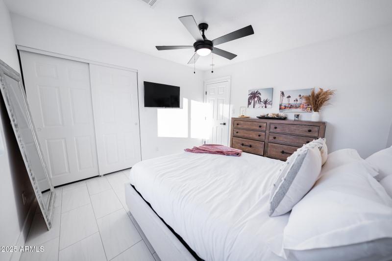 JON AIRBNB 2-012