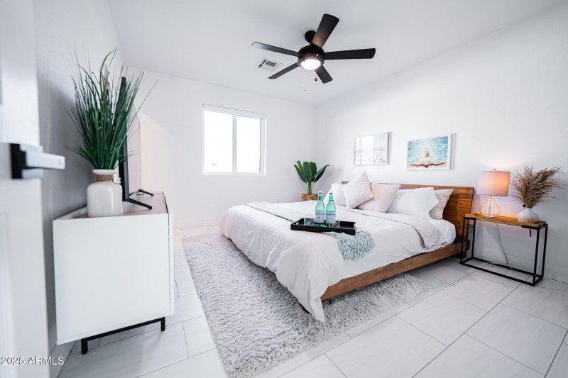 JON AIRBNB 2-018