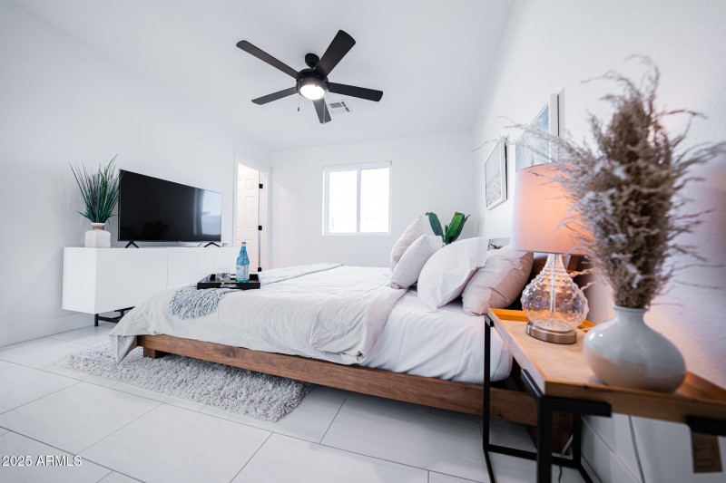 JON AIRBNB 2-022