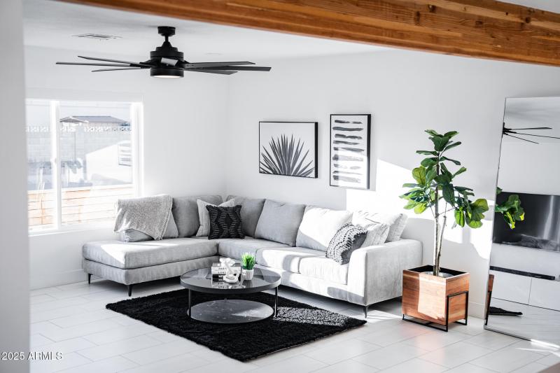 JON AIRBNB 2-038