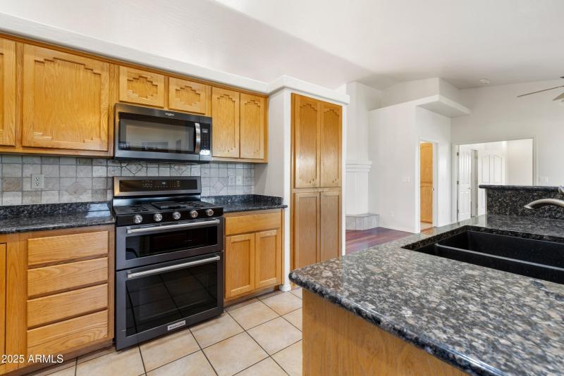 015_Kitchen