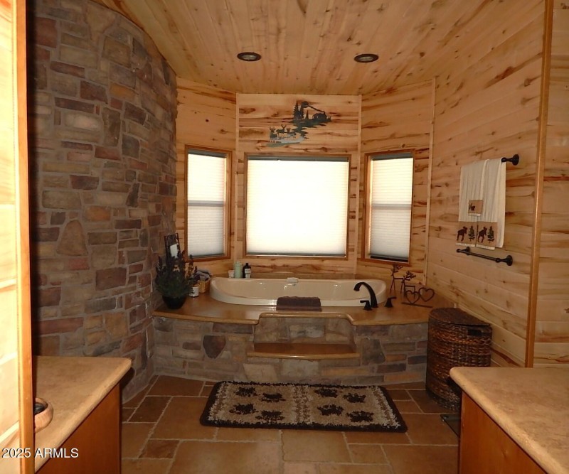 Primary Jacuzzi Tub 1