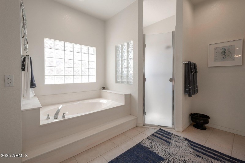 8-web-or-mls-Qp-9933