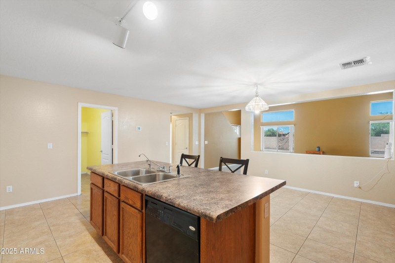 10-Kitchen and Dining