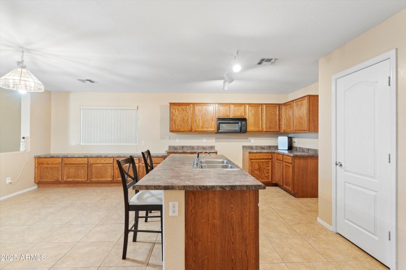 14-Kitchen