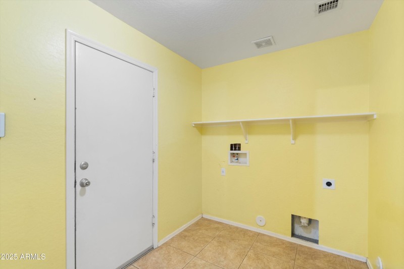 42-Lower Laundry Room