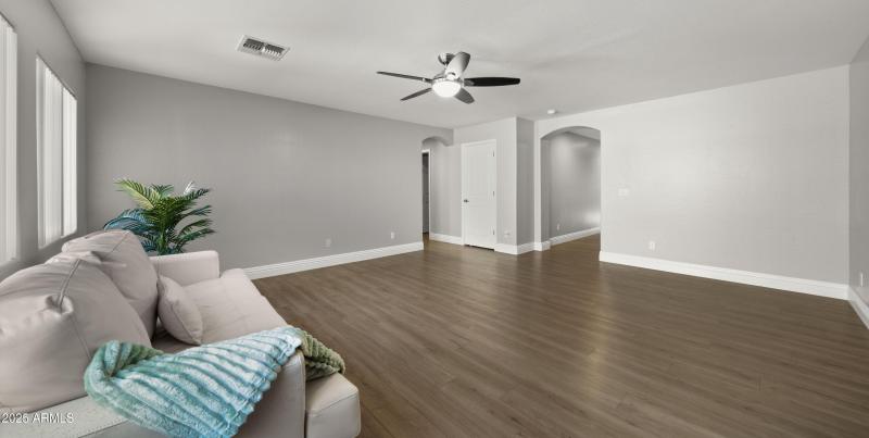 Upstairs Loft1