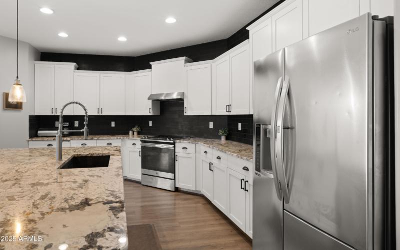 Kitchen Dining Space5