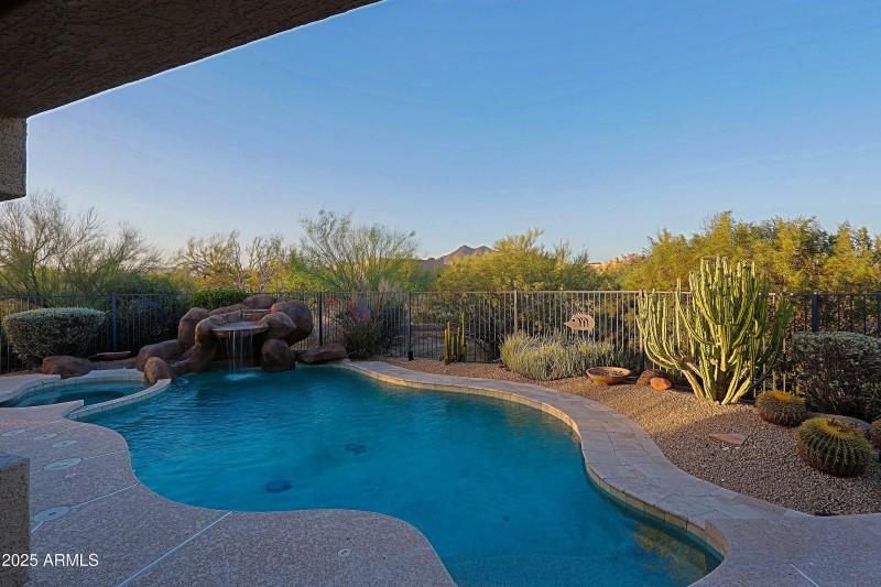 Pool & Spa Mountain Views