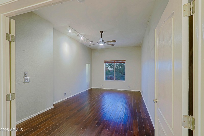 Large Bonus Room/Office/Bedroom 4
