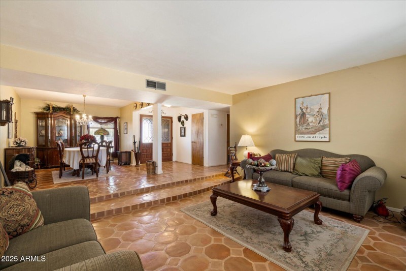07-Living Room