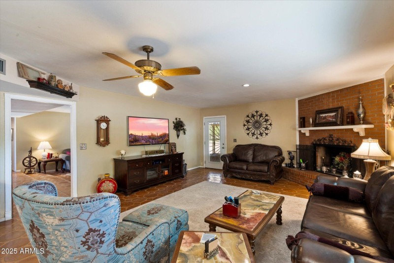 11-Family Room