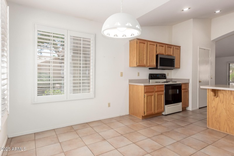 07 - Breakfast Nook