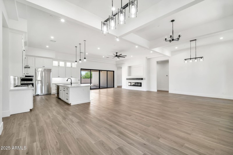 18225 W San Juan Ct-8