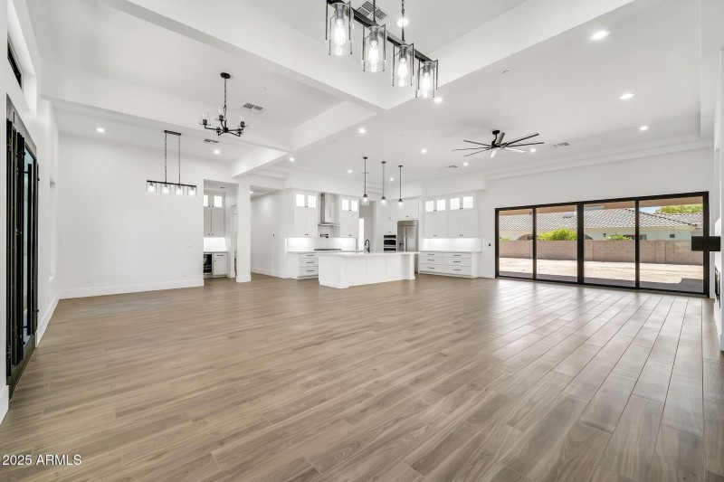 18225 W San Juan Ct-9