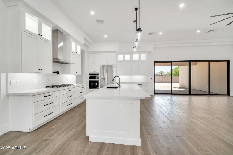 18225 W San Juan Ct-16
