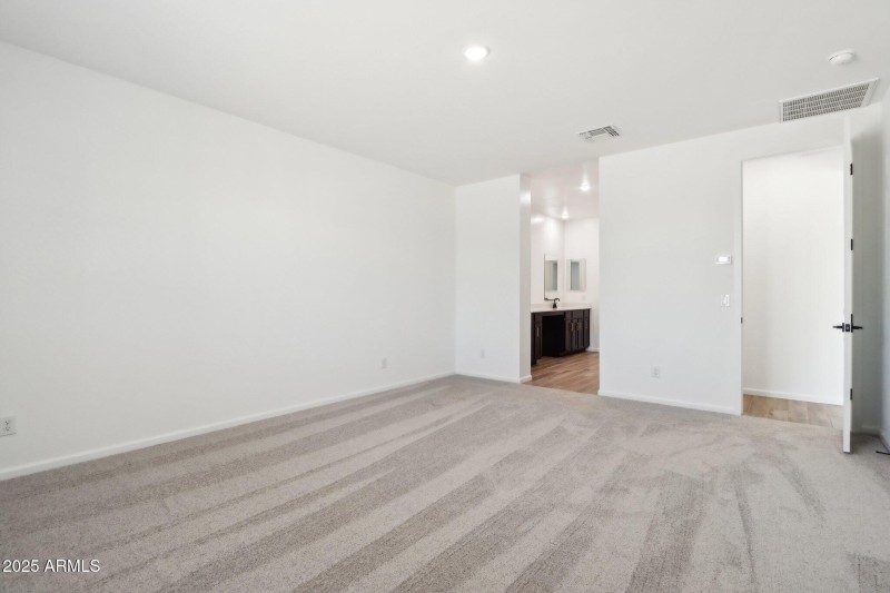 16-web-or-mls-W Cheryl Dr-1405-016