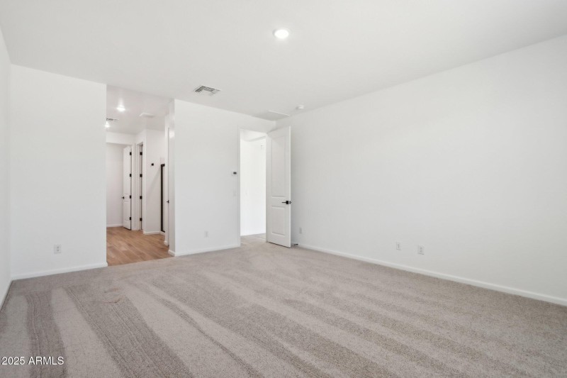 17-web-or-mls-W Cheryl Dr-1405-017