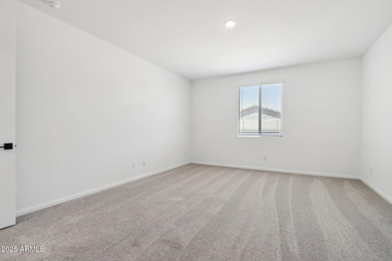 18-web-or-mls-W Cheryl Dr-1405-018
