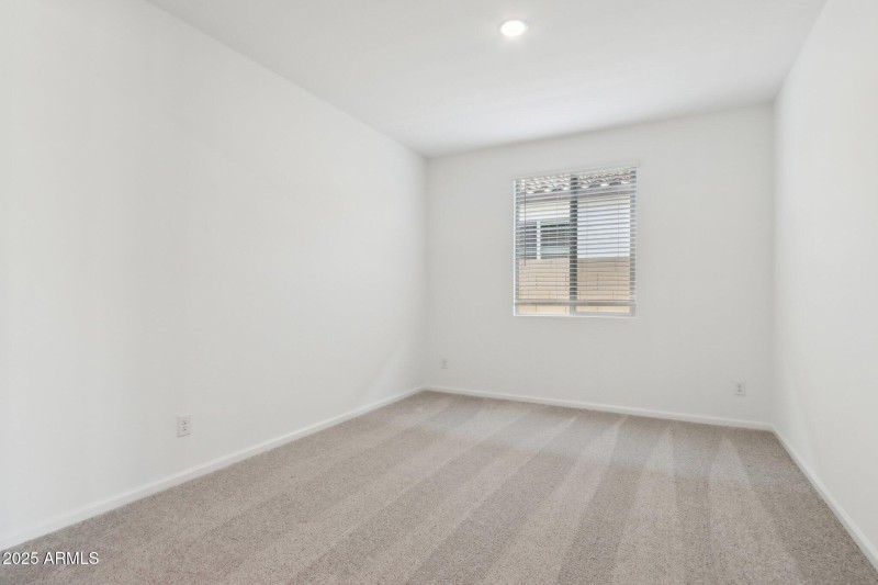 19-web-or-mls-W Cheryl Dr-1405-019