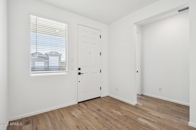 21-web-or-mls-W Cheryl Dr-1405-021