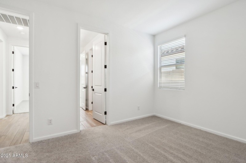 23-web-or-mls-W Cheryl Dr-1405-023