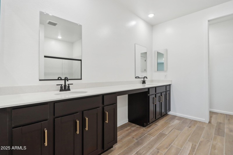 28-web-or-mls-W Cheryl Dr-1405-028
