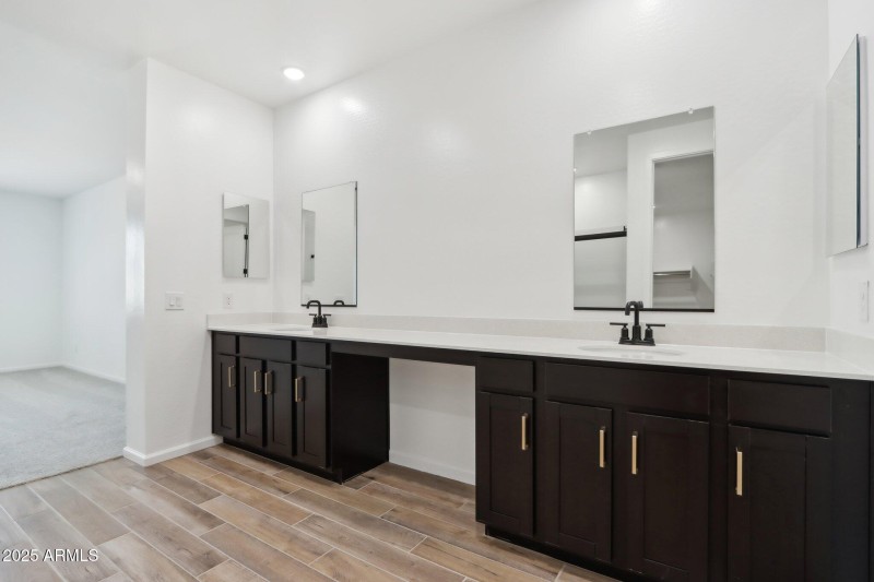 30-web-or-mls-W Cheryl Dr-1405-030