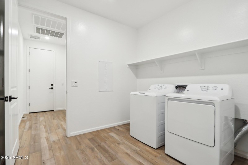 34-web-or-mls-W Cheryl Dr-1405-034