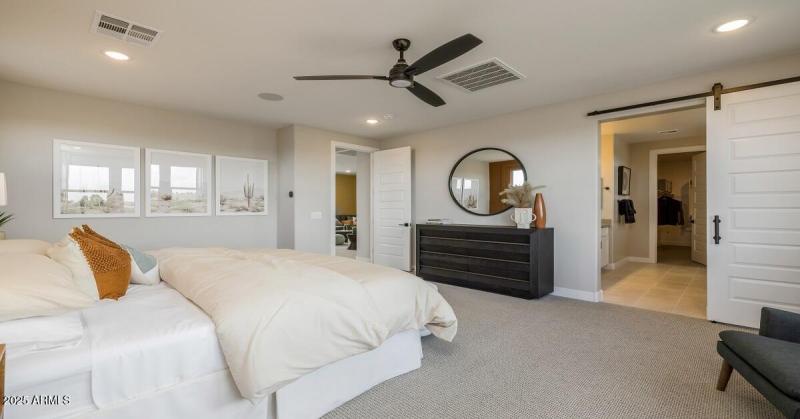 camelback-floor-plan-owners-bedroom-bath