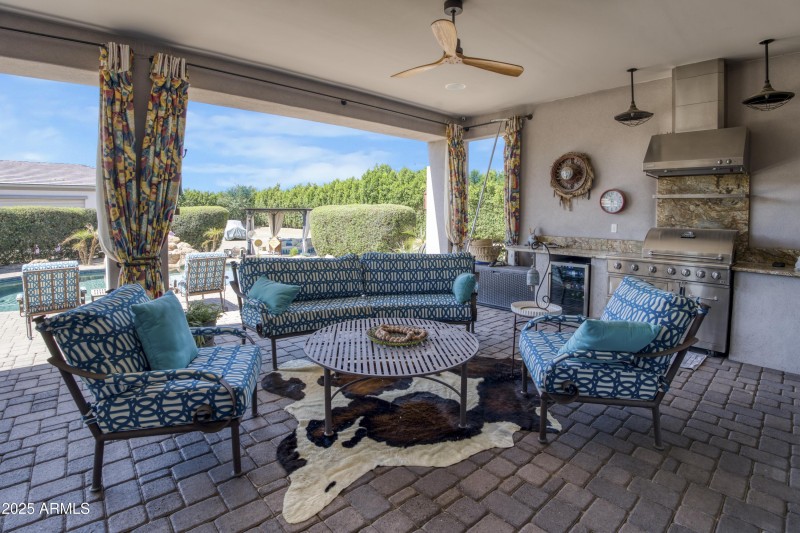 Patio & Kitchen