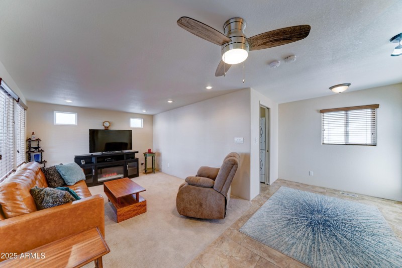 Spacious AZ Room