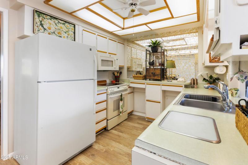 13807 N Garden Court Dr-10