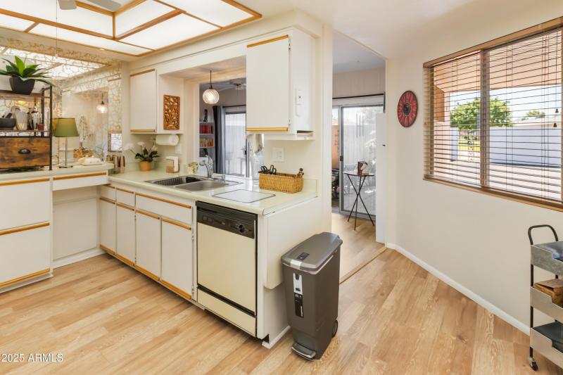 13807 N Garden Court Dr-11