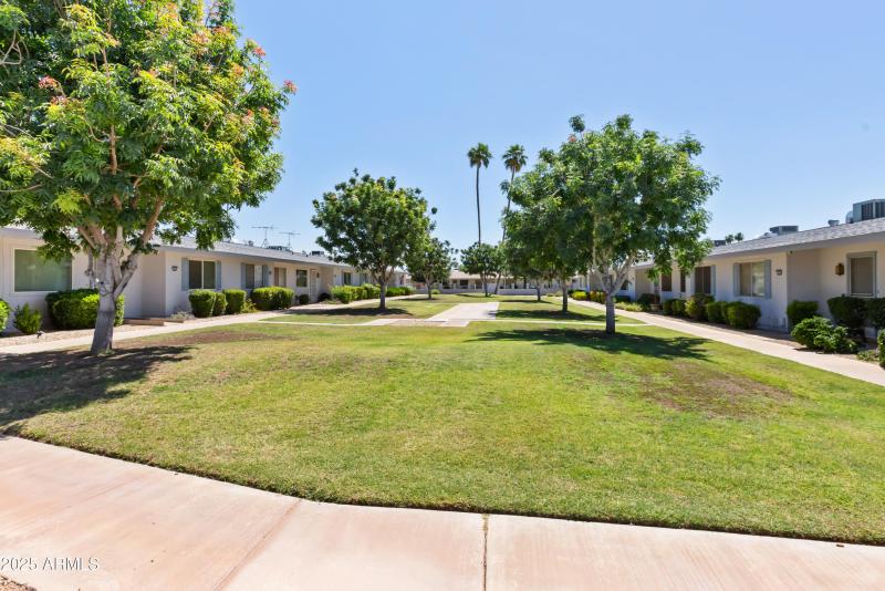 13807 N Garden Court Dr-39