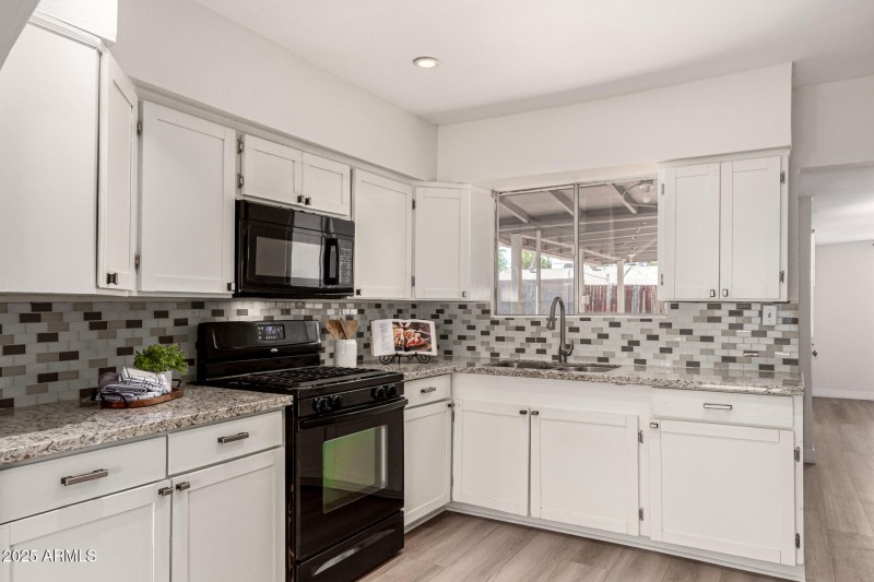 6 Kitchen