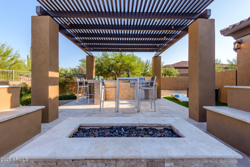 Firepit with Seating