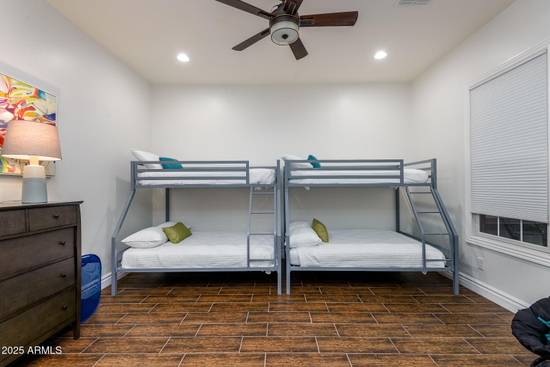 Den/Fifth Bedroom