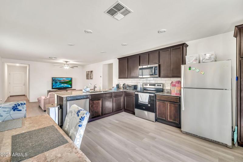Kitchen & Dining Area