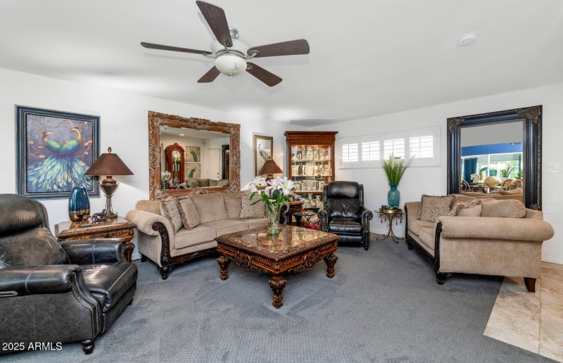 3351 N 6th Ave-large-006-007-3351 N 6th