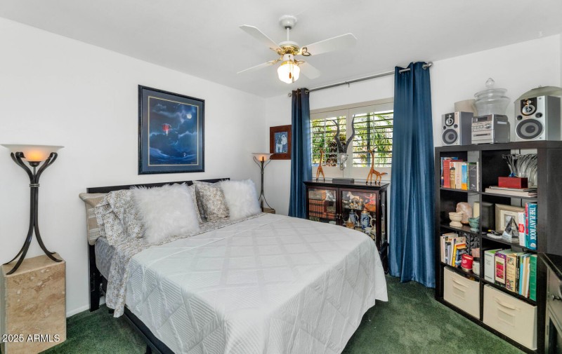 3351 N 6th Ave-large-016-023-3351 N 6th