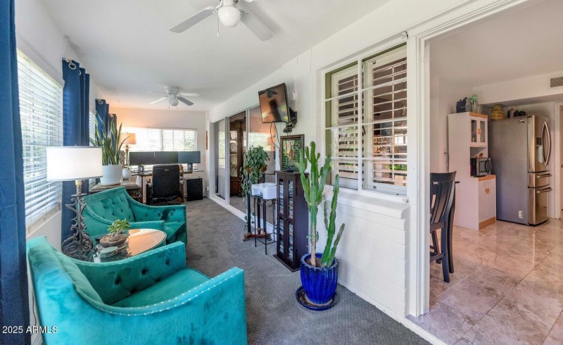 3351 N 6th Ave-large-018-009-3351 N 6th