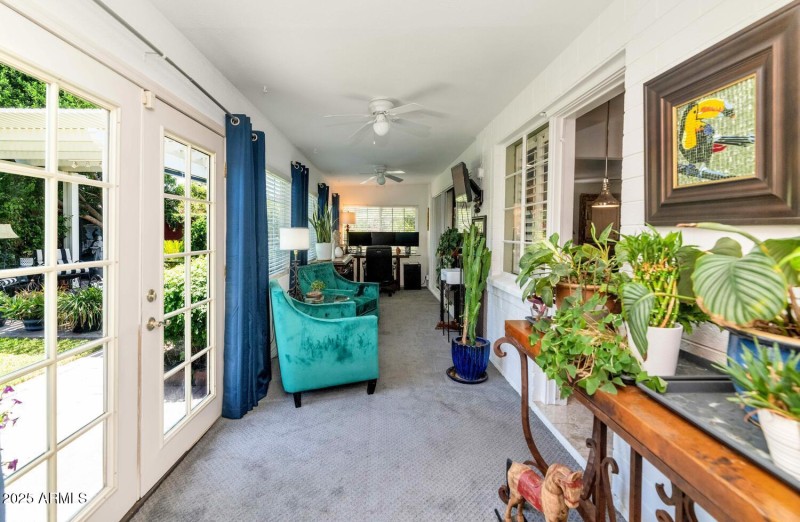 3351 N 6th Ave-large-020-004-3351 N 6th