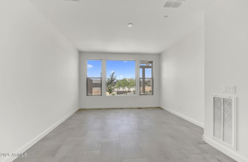 17) PRIMARY SUITE