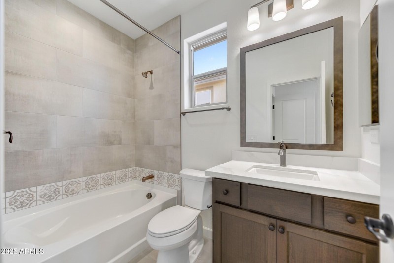 22) GUEST BATH