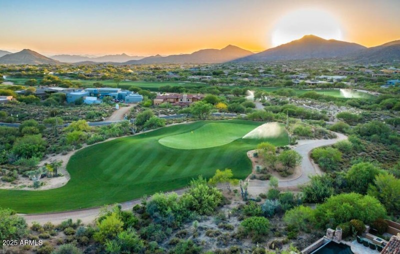 Apache 12th hole