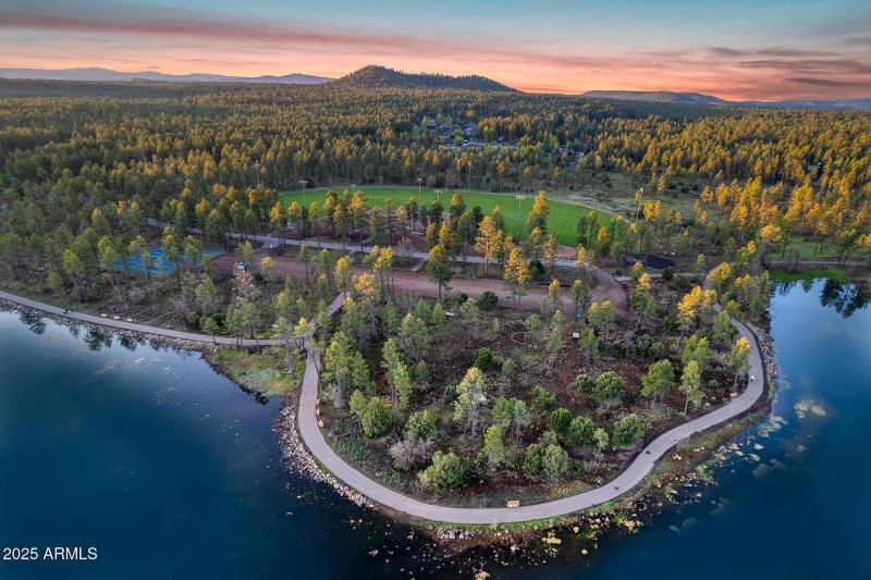 woodland lake park